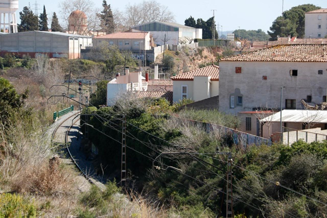 Dues propostes del Ministeri de Transports utilitzarien l&#039;actual traçat ferroviari de Valls que voreja barris com el de la Xamora de Valls