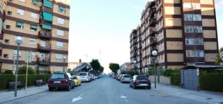 Veïns del carrer Tenerife, a la Granja, denuncien robatoris i la falta de presència policial al barri arran dels diferents episodis viscuts de vandalisme 