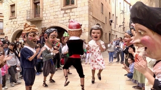 Els nanos de Reus participant la V Diada dels Gegants i Nanos Centenaris de Montblanc, el passat octubre del 2019 