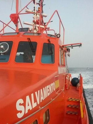 Un vehicle de Salvament Marítim que participa en la recerca