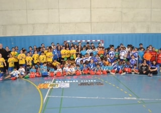 L&#039;equip tècnic i els membres del Tarragona Handbol Club