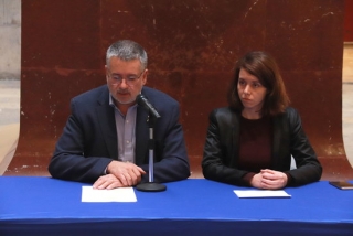 L&#039;alcalde de Tarragona, Pau Ricomà, i la tinent d&#039;alcalde, Carla Aguilar-Cunill, durant la compareixença per explicar les mesures del consistori per prevenir el coronavirus,l&#039;11 de març del 2020