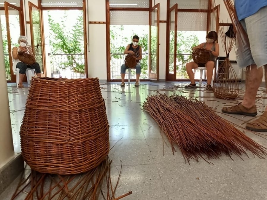 El Museu del Vidre de Vimbodí i Poblet va organitzar un taller que va permetre que els participants s&#039;endinsessin en l&#039;art de la cistelleria