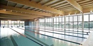 La piscina coberta i la zona esportiva es construirà on actualment hi ha les piscines municipals 