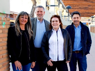 Pau Ricomà acompanyat dels nous candidats de la llista d&#039;ERC Tarragona, Mary López, Paula Varas i Manel Castaño (d&#039;esquerra a dreta)