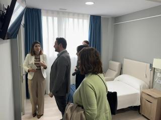 L&#039;alcalde de Tarragona, Rubén Viñuales, durant la visita a les instal·lacions de la nova residència CleceVitam Daurada