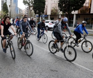 La marxa de bicicletes va unir ahir el centre de Tarragona i el Complex Educatiu