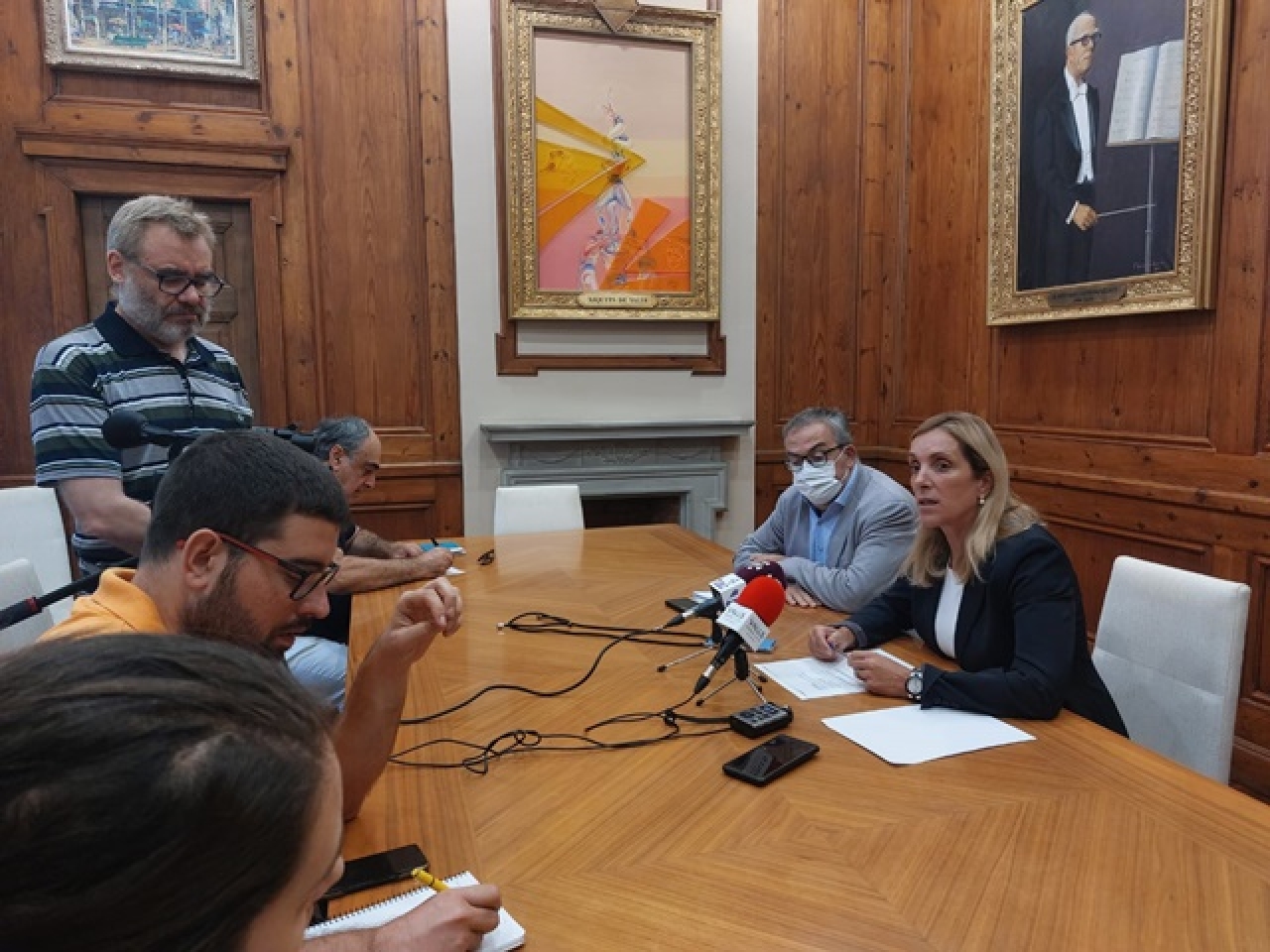 L’alcaldessa de Valls, Dolors Farré, i el regidor d’Hisenda, Finances i Contractació, Martí Barberà, han presentat la proposta d’ordenances fiscals per a l’exercici 2023