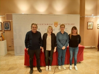 L&#039;alcalde de Montblanc, Josep Andreu, amb membres de l&#039;Associació Literària L&#039;Escarritx, han presentat el Certamen Literari Vila de Montblanc