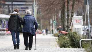 La gent gran podrà tornar a sortir a passejar, a partir del proper dissabte 2 de maig