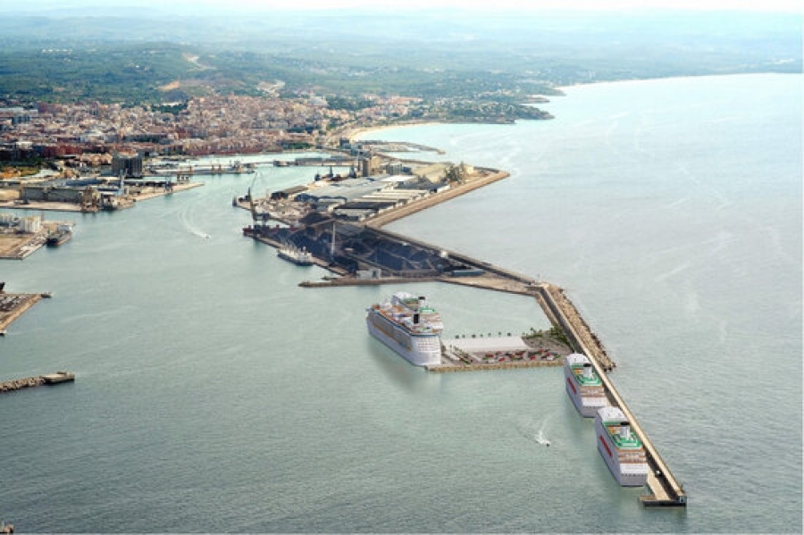 Imatge aèria del moll Balears del Port de Tarragona