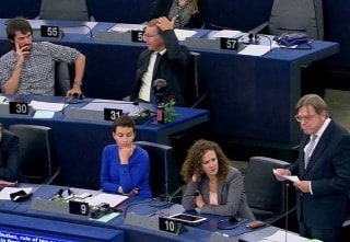 Guy Verhofstadt, president del grup de l&#039;Aliança de Liberals i Demòcrates Europeua (ALDE), durant la seva intervenció a l&#039;eurocambra en el debat sobre Catalunya