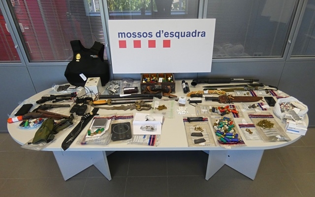MOSSOS D'ESQUADRA