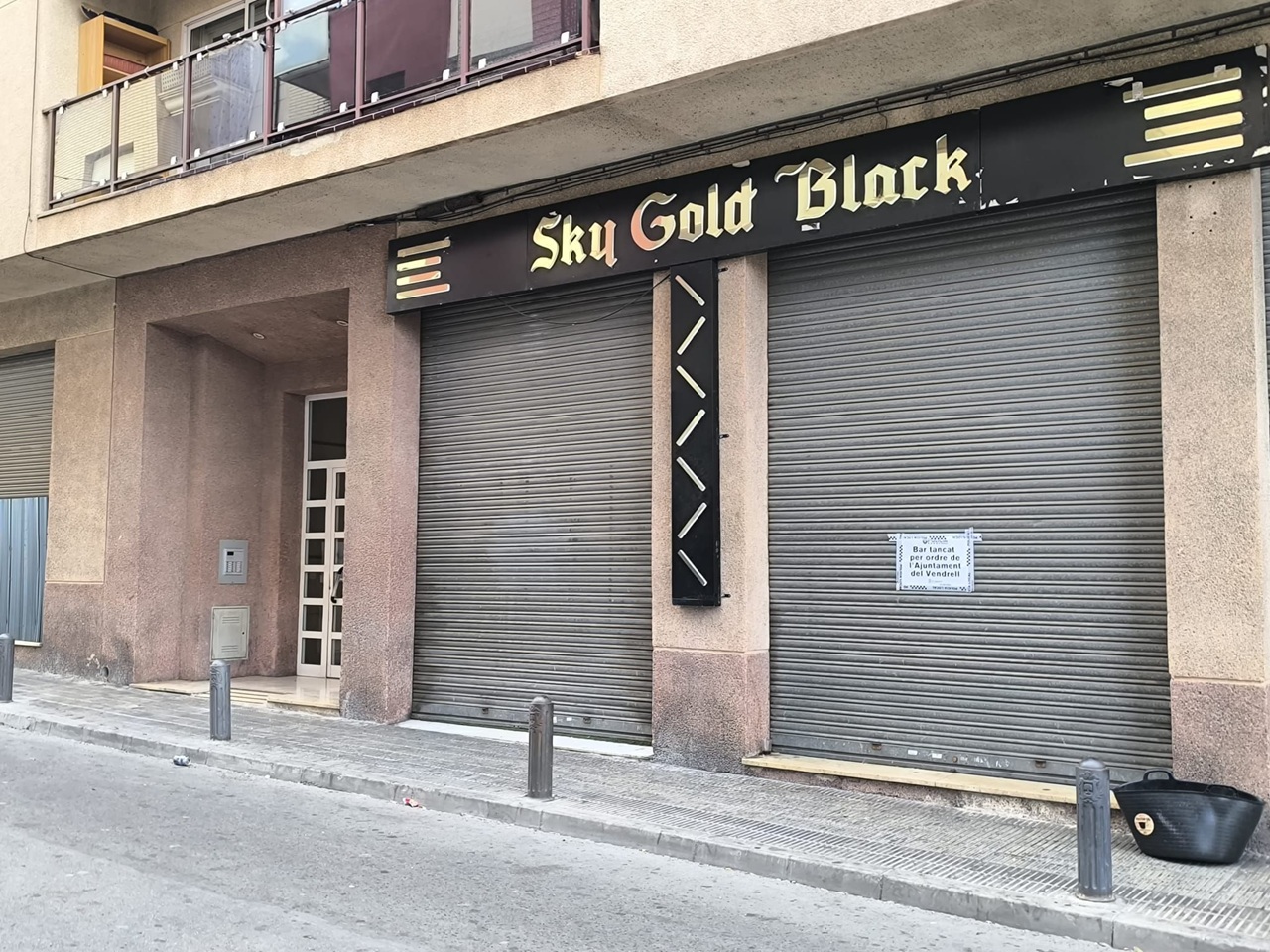 local vendrell tancat aldarulls