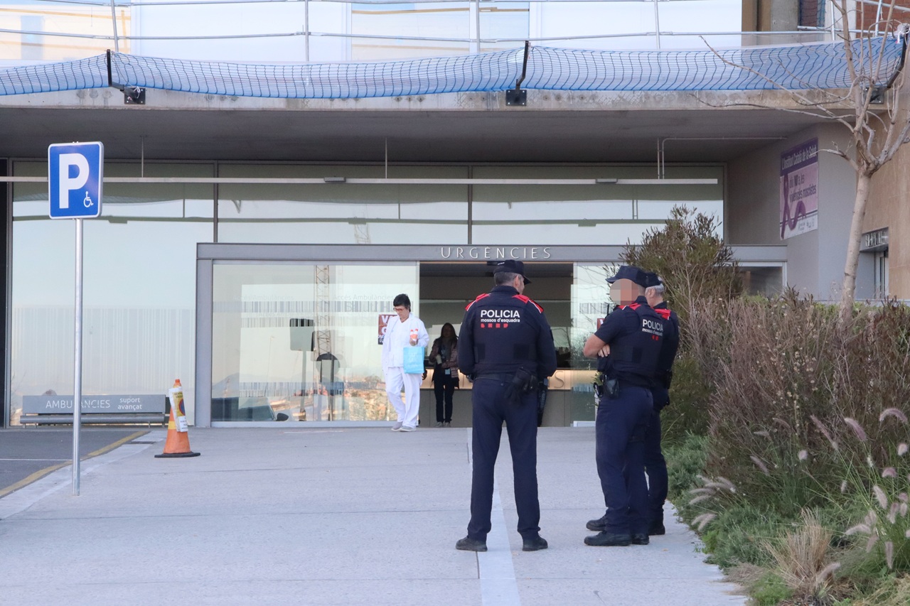 mossos vigilant entrada joan xxiii