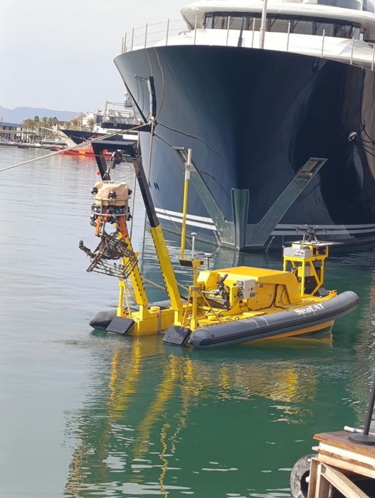 sea clear robot